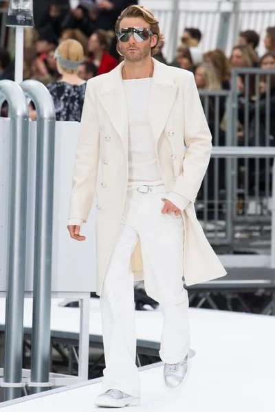 Look 39
